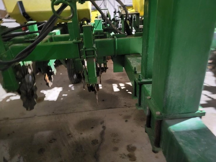 john-deere-7000-image-28
