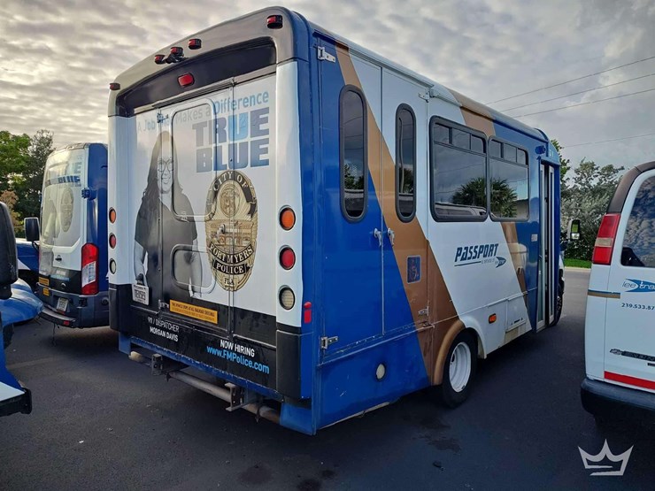 2016-ford-e450-image-3