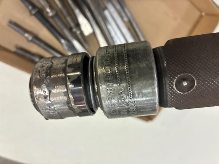 #115298-•-matco-air-hammer-w/bits-image-7