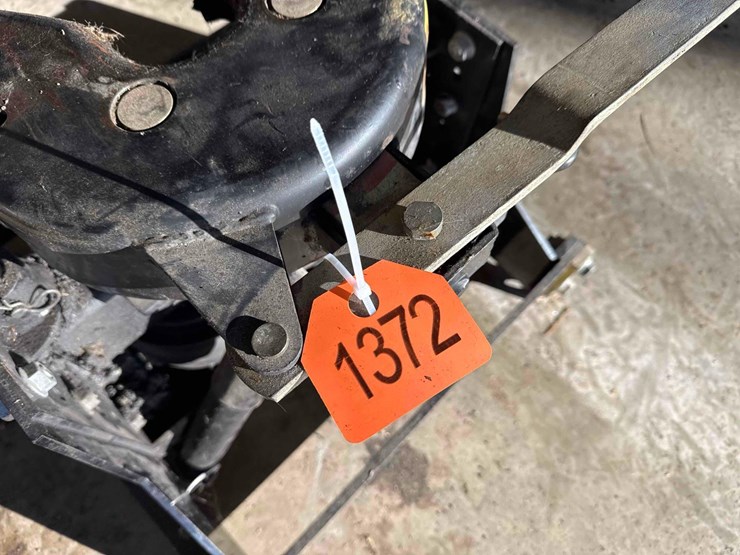 new-trailer-saver-bd3-fifth-wheel-hitch-image-4