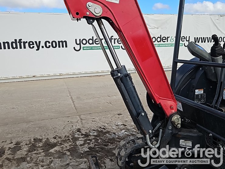 2021-yanmar-vio25-image-20