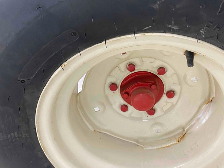 farmall-1206-open-station-restored-image-76