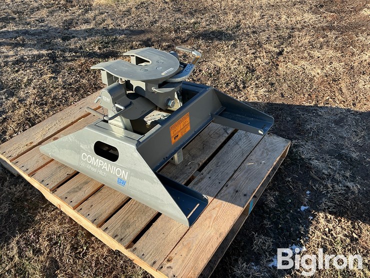 b&w-5th-wheel-rv-hitch-image-7