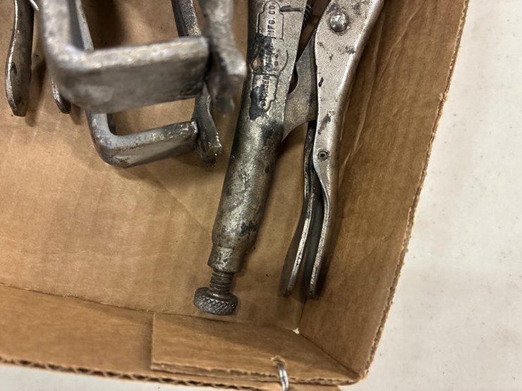 #115320-•-assorted-box-of-vice-grips-image-6