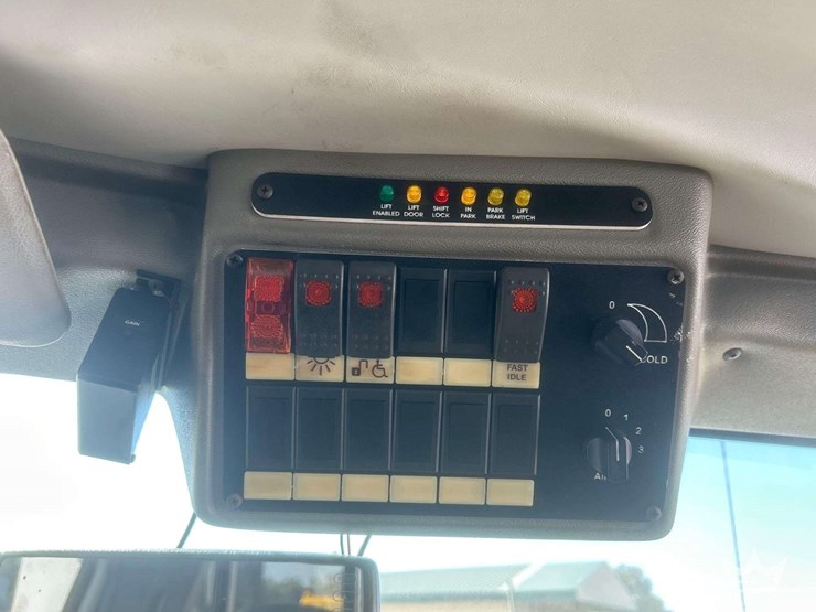 2016-ford-e350-image-13