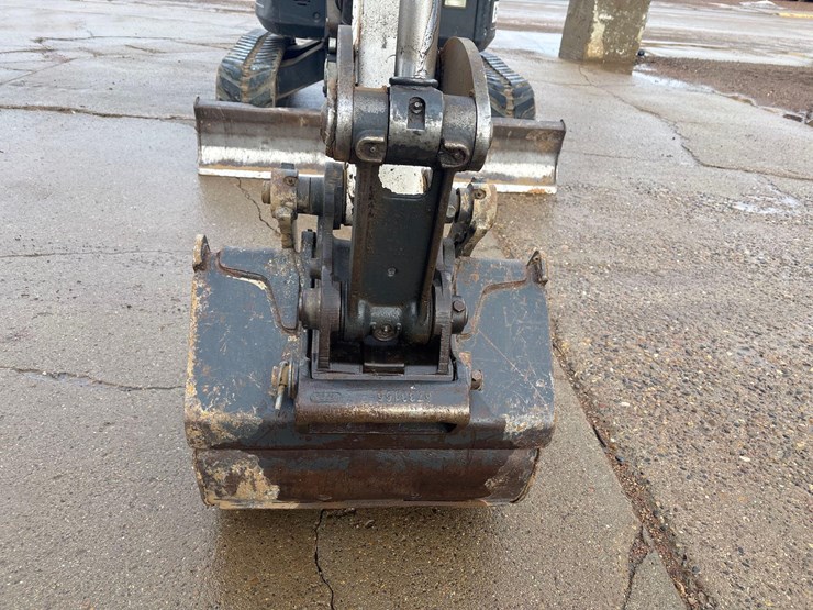 2013-bobcat-e35-image-12