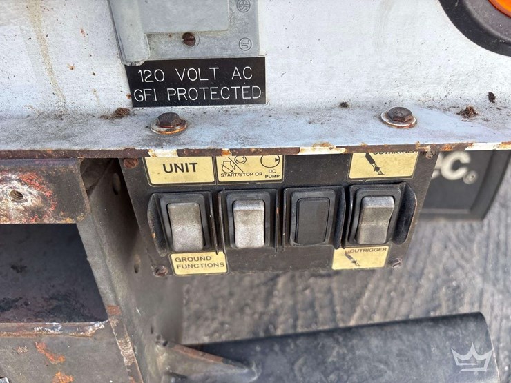 2014-ford-f550-image-28