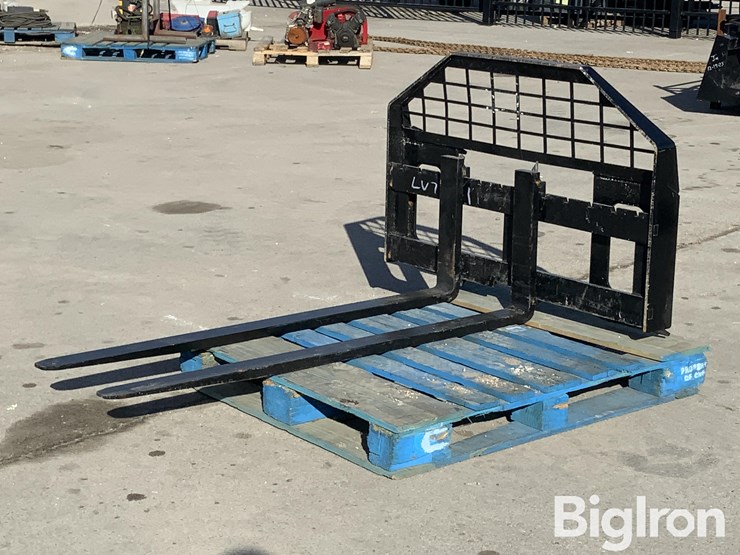 2025-giyi-60"-skid-steer-pallet-forks-&-mast-assembly-image-1