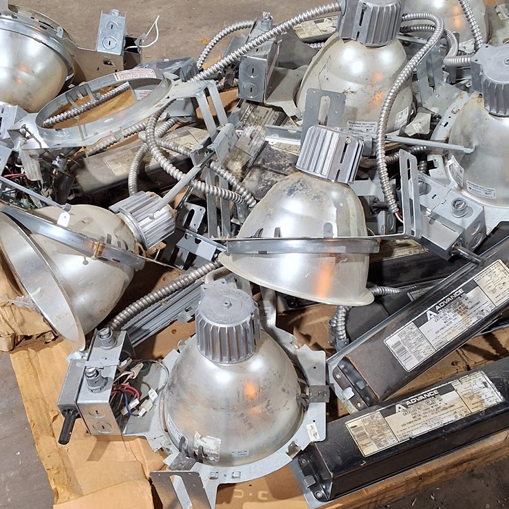 #337 • PALLET OF 9 RECESSED LIGHTS WITH TRANSFORMERS