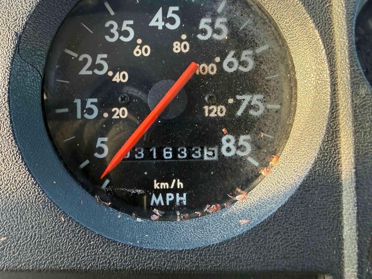 1984-freightliner-fl70-image-49