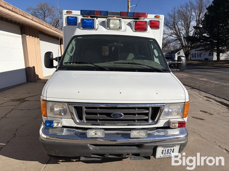 2006-ford-e450-image-2