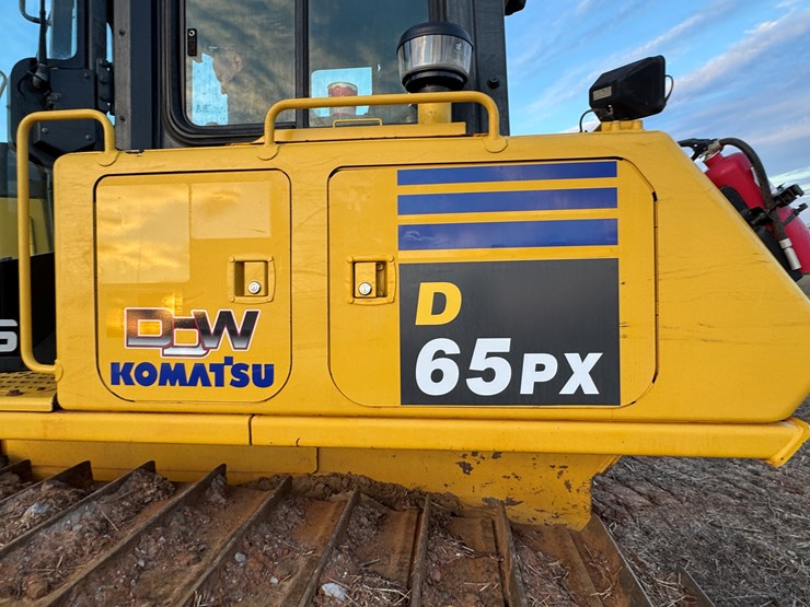 komatsu-d65px-image-39