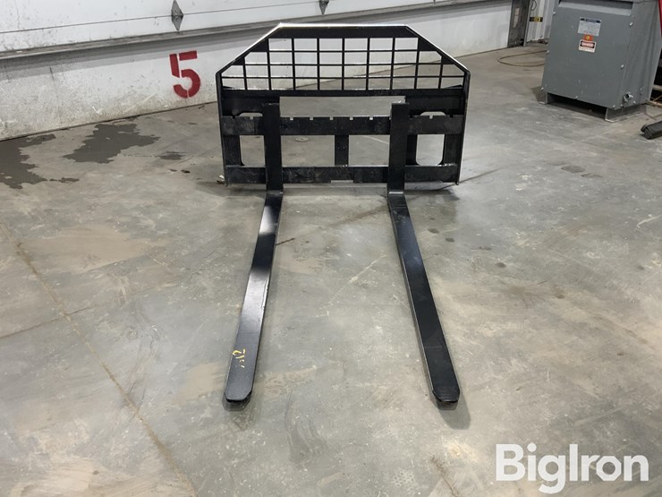 2025-giyi-60"-skid-steer-pallet-forks-&-mast-assy-image-2