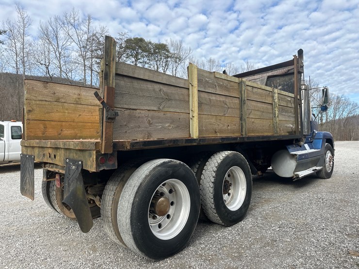 1989-freightliner-fld120-image-5