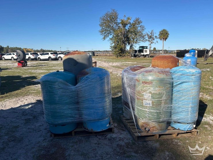 misc-vertical-steel-well-tank-image-9