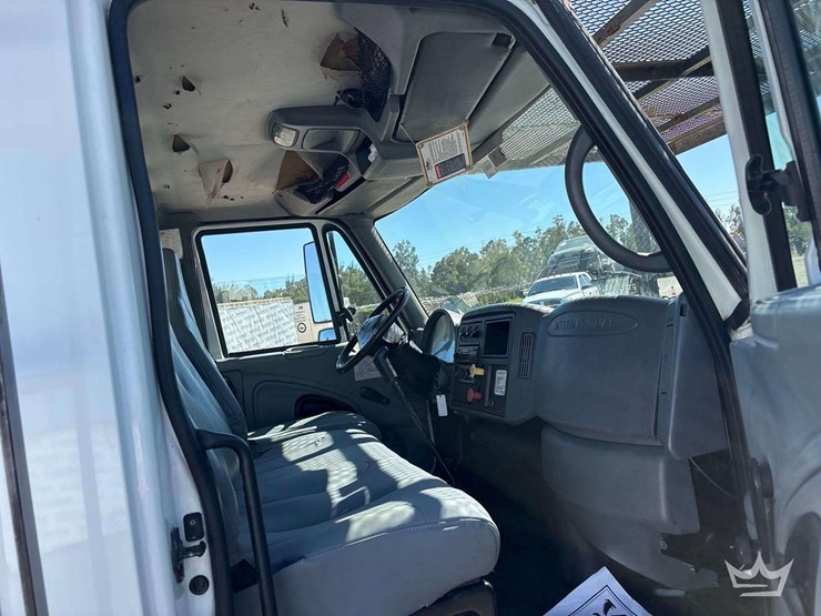 2006-international-durastar-4300-image-38