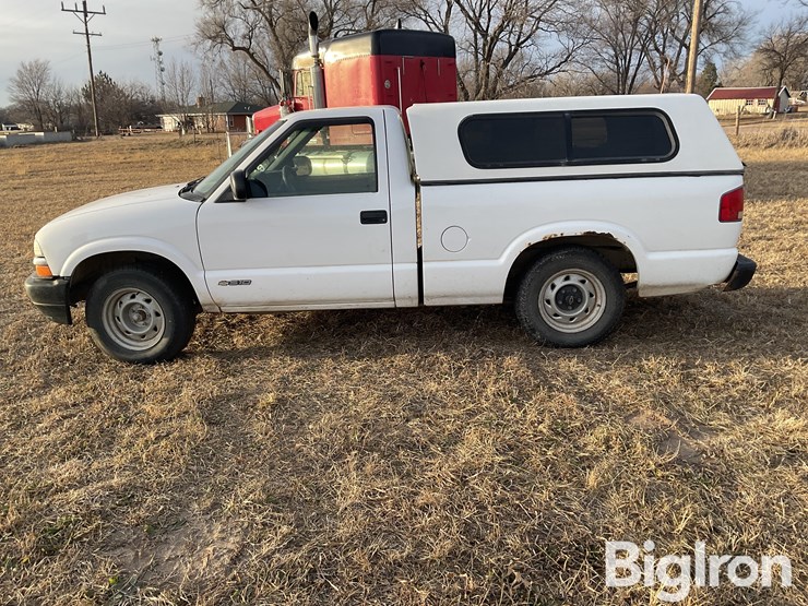 2002-chevrolet-s10-image-8
