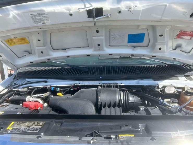 2016-ford-e350-image-16