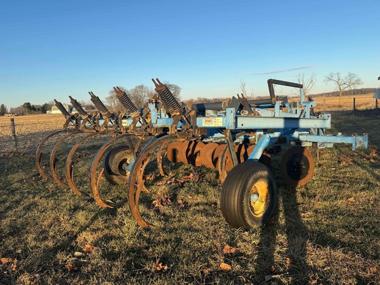 dmi-colter-champ-9-shank-chisel-plow-image-11