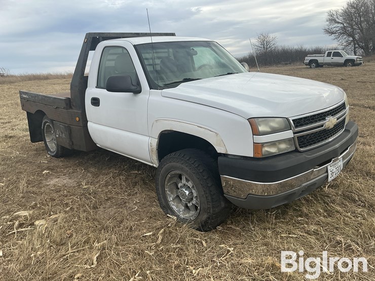 2005-chevrolet-silverado-2500-image-3