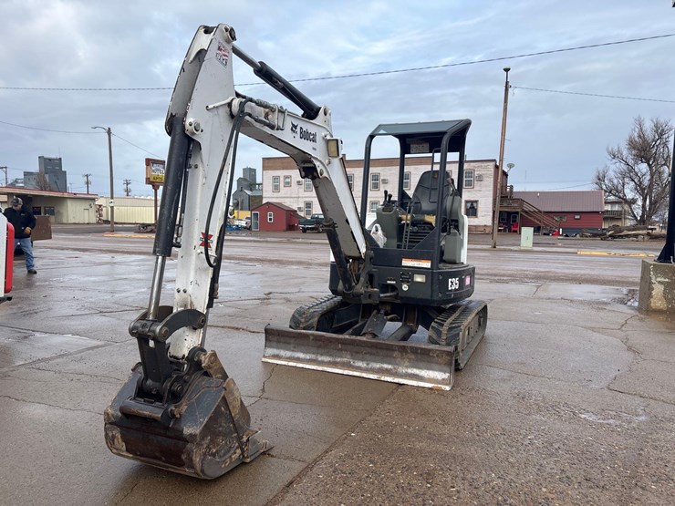 2013-bobcat-e35-image-4