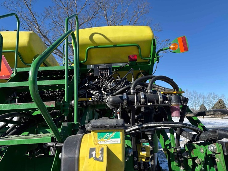 john-deere-1790-ccs-image-34