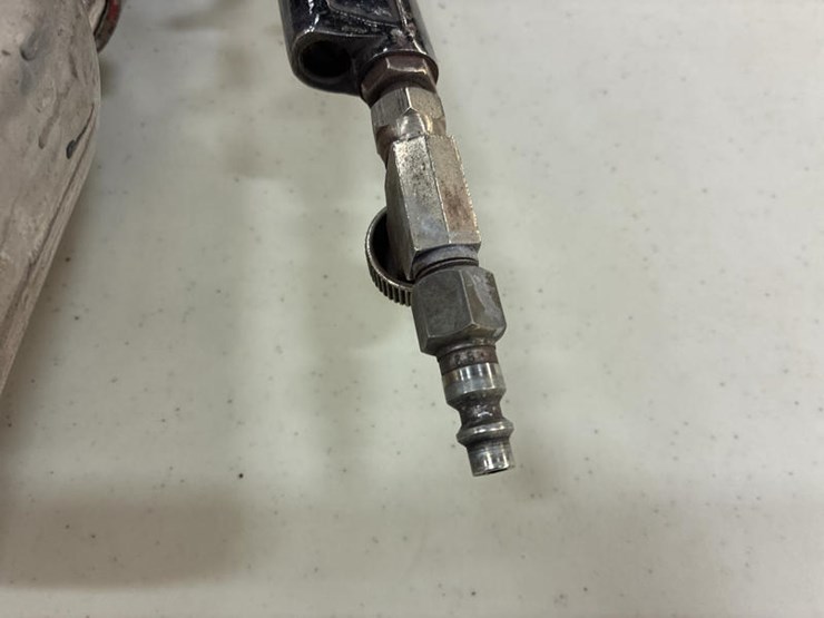 #115317-•-paint-guns-image-5