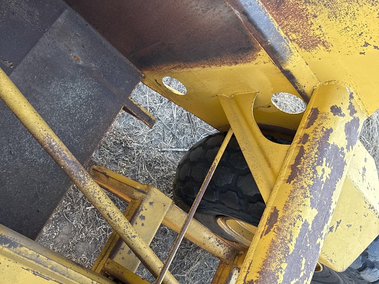 caterpillar-60-image-10