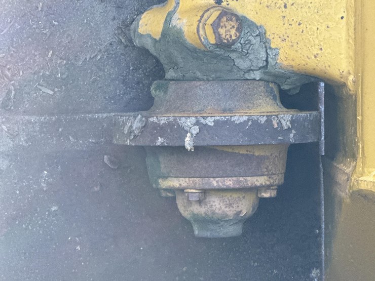 caterpillar-60-image-12