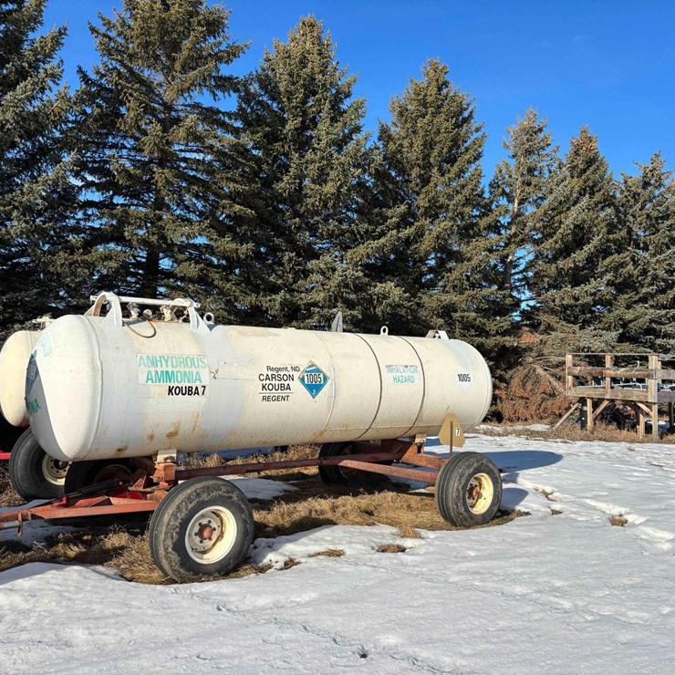 Anhydrous Tank with Trailer