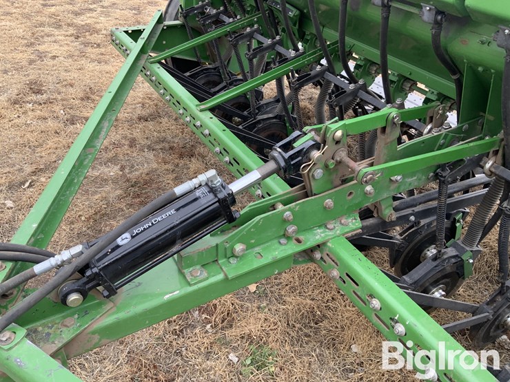 john-deere-8300-image-16