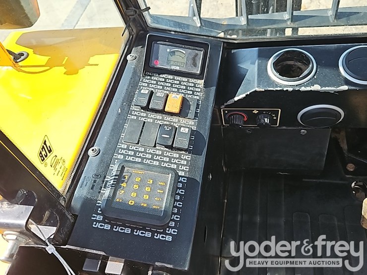 2017-jcb-926-image-28