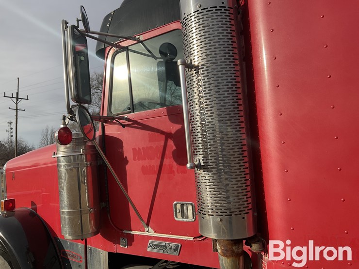 2007-freightliner-fld132-classic-xl-image-17