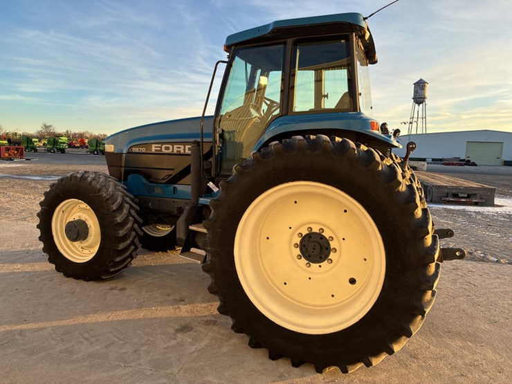 new-holland-8870-image-9