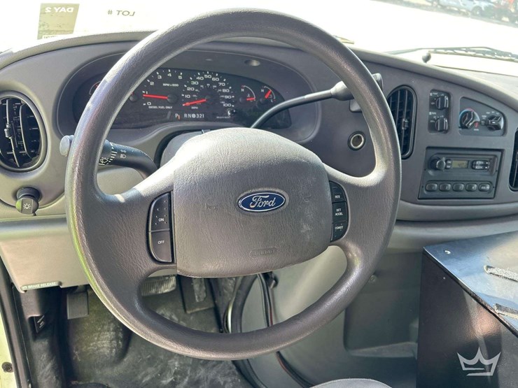 2006-ford-cargo-image-11