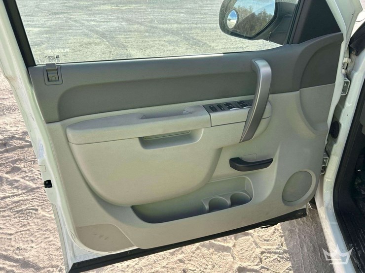 2013-chevrolet-silverado-1500-image-13