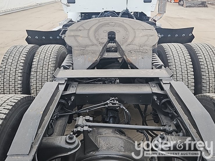 2020-peterbilt-567-image-20