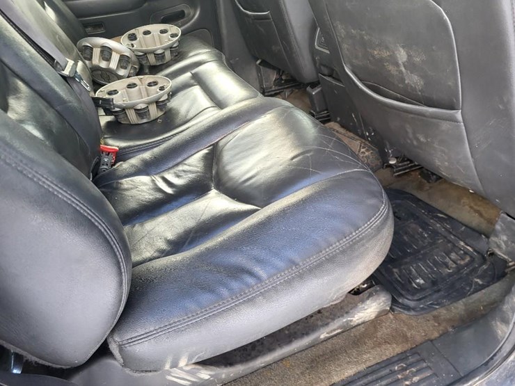 2004-chevrolet-2500hd-image-51