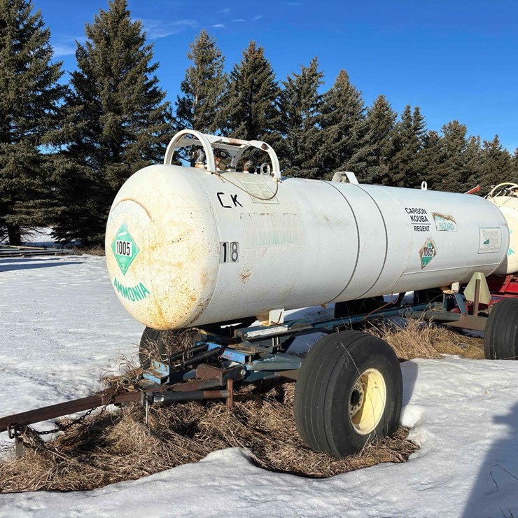 Anhydrous Tank with Trailer