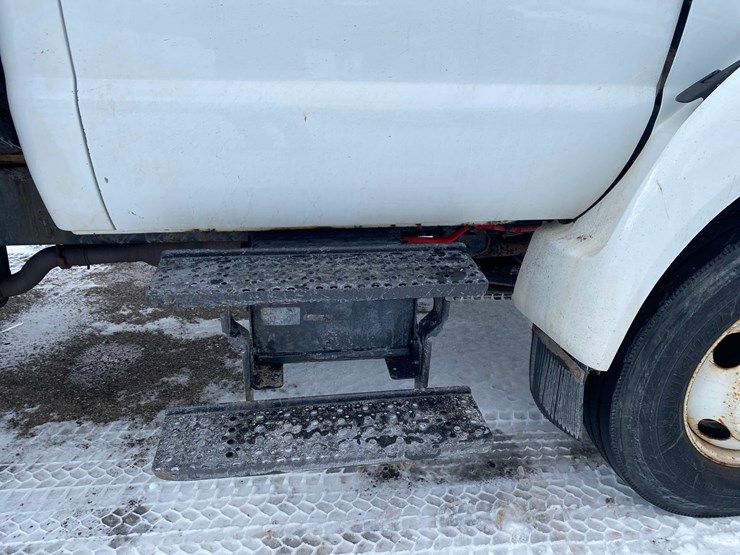 2012-ford-f650-image-12