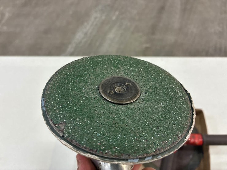 #115327-•-box-of-air-sanders-image-8