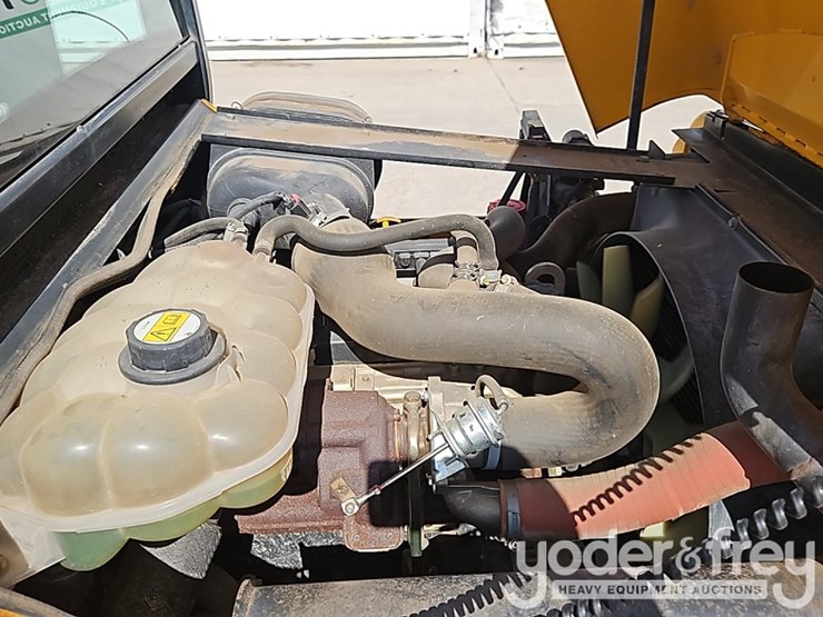 2017-jcb-926-image-18