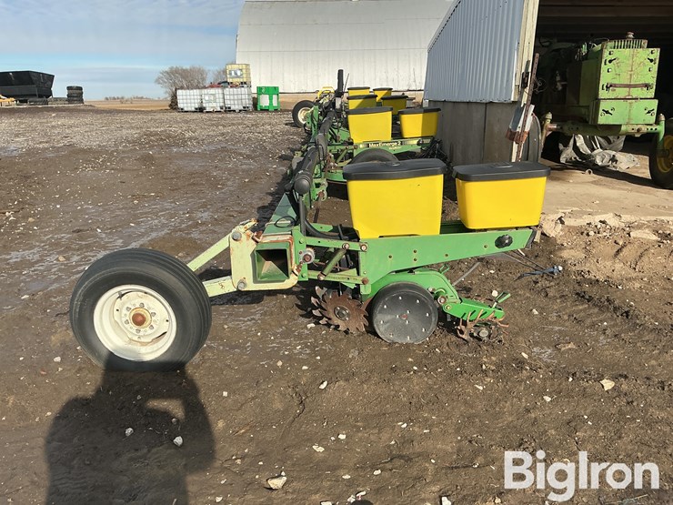 john-deere-7300-image-6
