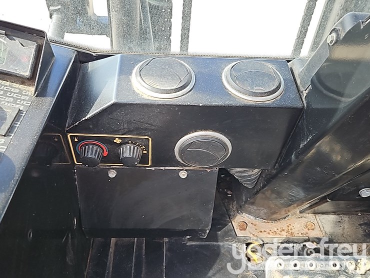 2015-jcb-926-image-38