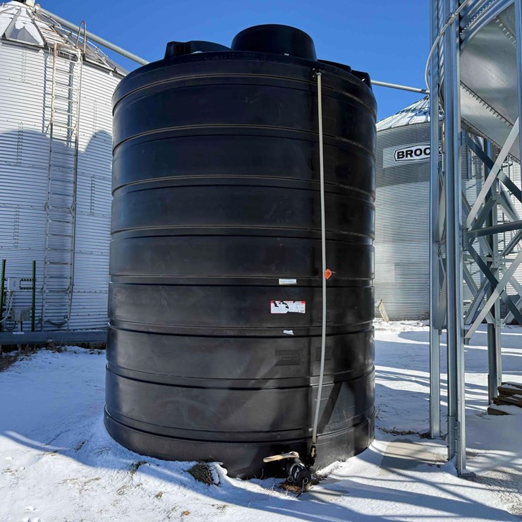 2021 5000 gal. Endura Poly Tank