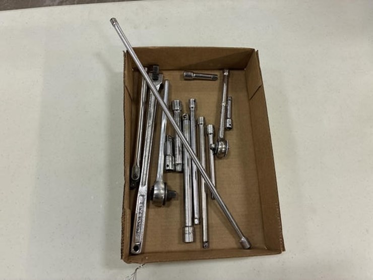 #115286-•-assorted-ratchet-&-extentions-image-1