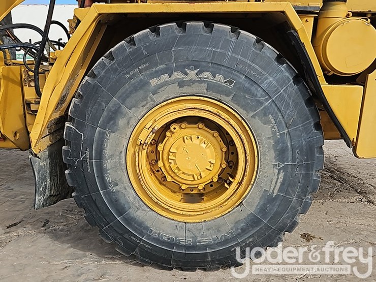 2008-caterpillar-d250e-image-12