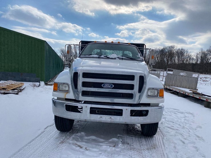 2012-ford-f650-image-3