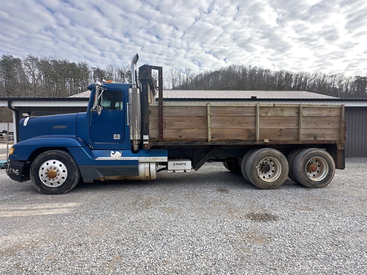 1989-freightliner-fld120-image-1