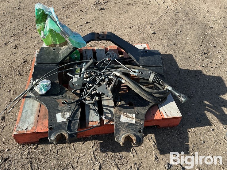 2010-new-holland-820tl-image-16